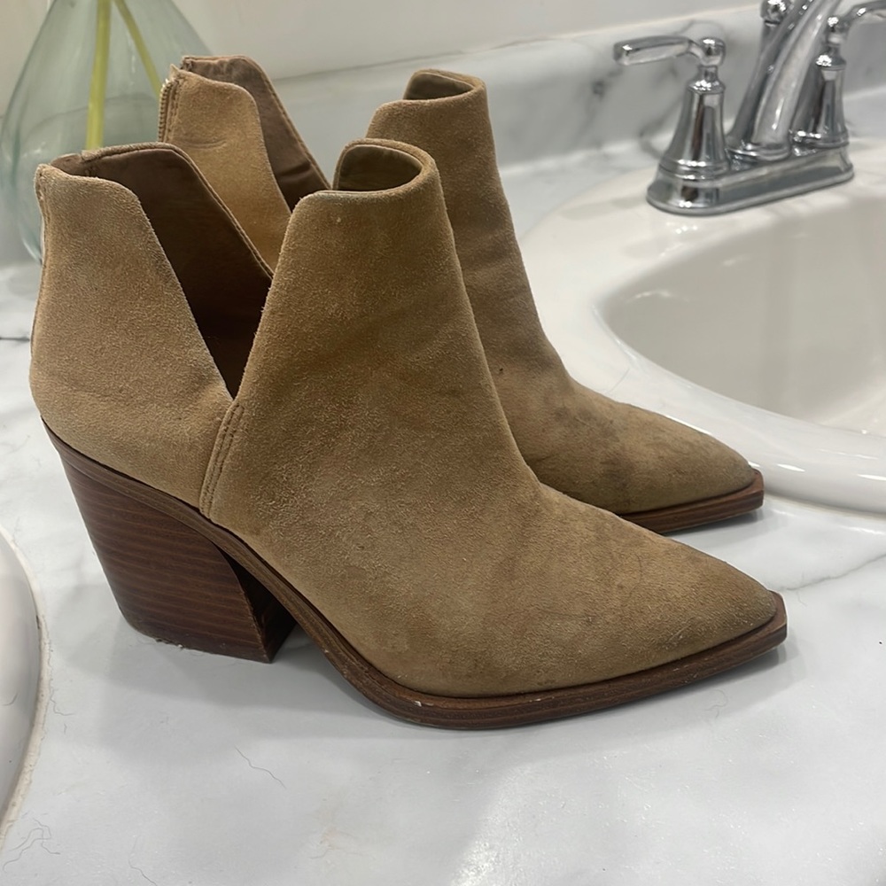 Vince Camuto nude booties